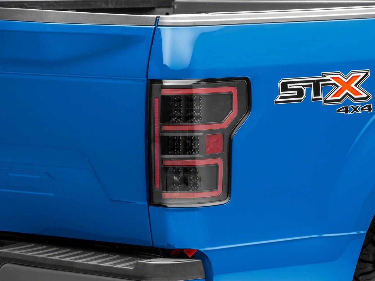 F-150 Light Bar LED Tail Lights; Black Housing; Smoked Lens (15-17 F-150 W/ Factory Halogen Non - Foto 4